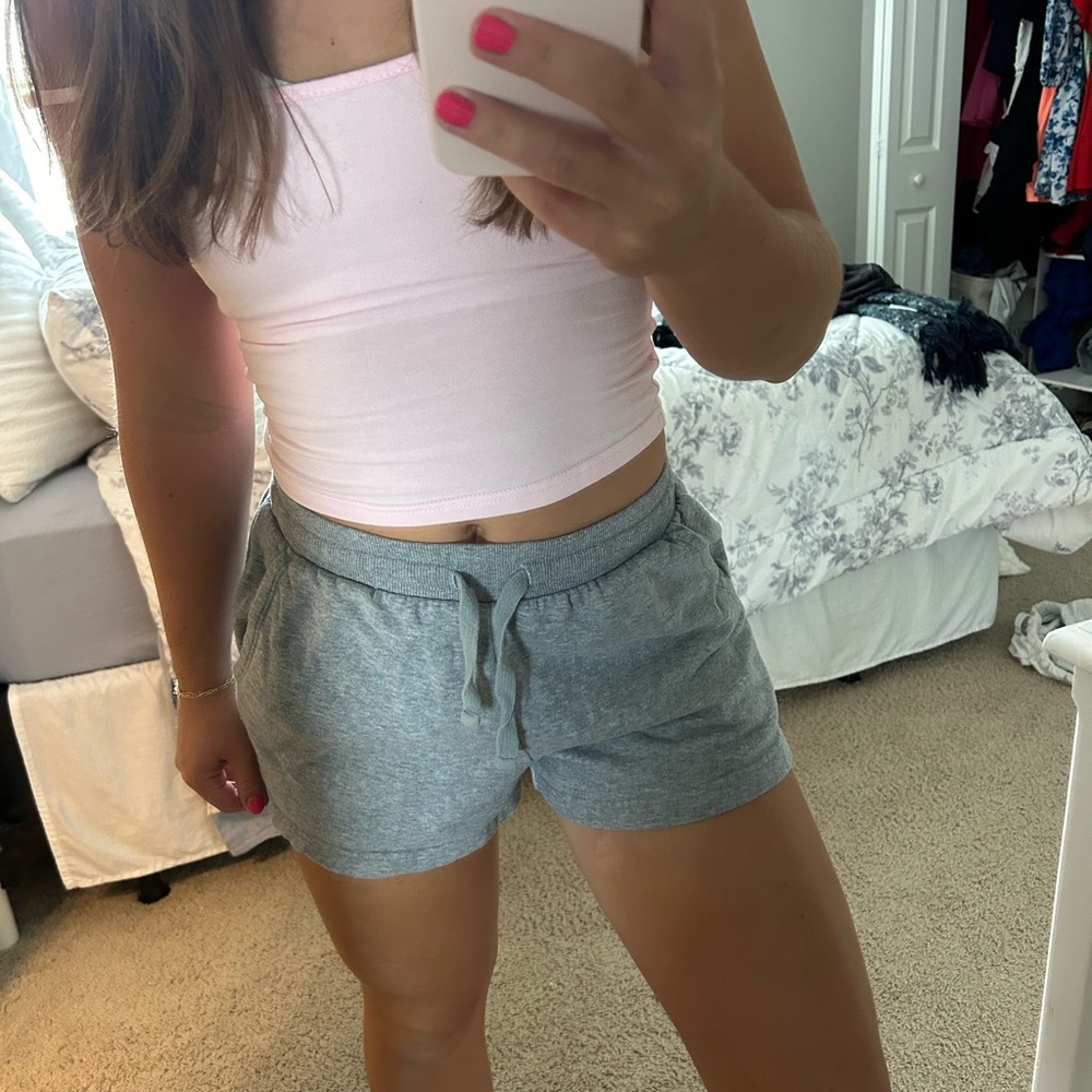 Grey sweatshorts